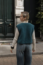 Load image into Gallery viewer, Preorder NEW women’s camino gilet (teal)
