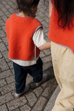 Load image into Gallery viewer, preorder kids camino gilet (coral w lavender trim)
