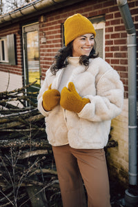 Preorder gully mittens (Dijon)