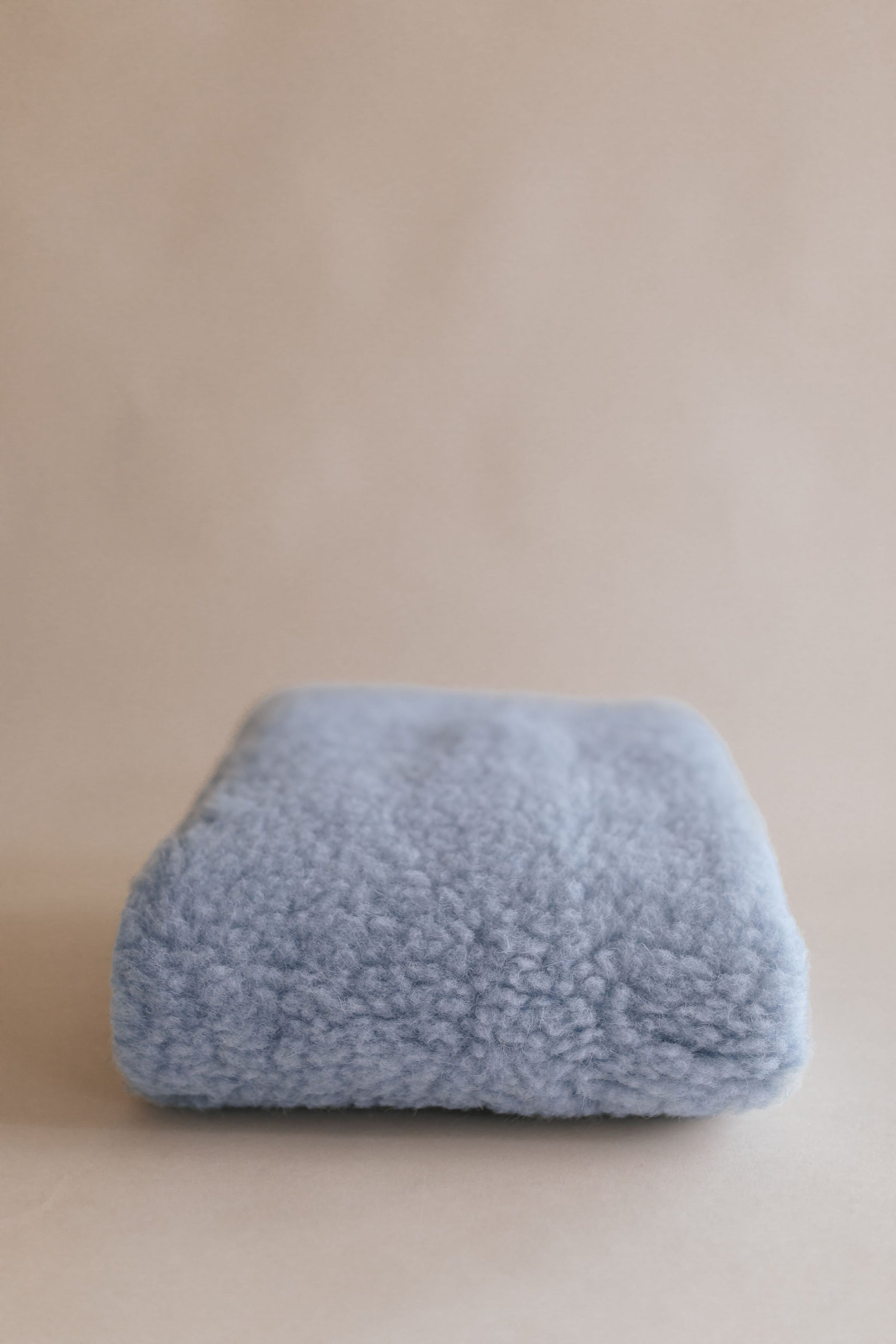 preorder wool blanket (blue)