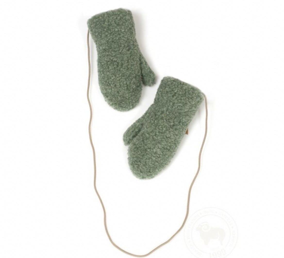 preorder wool mittens with strings green