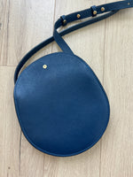 Load image into Gallery viewer, Preloved Lindquist Object Eggi purse
