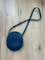 Load image into Gallery viewer, Preloved Lindquist Object Eggi purse
