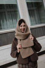 Load image into Gallery viewer, Scarf (tan)
