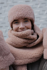 Load image into Gallery viewer, Scarf (rugby tan)
