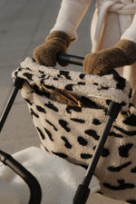 Load image into Gallery viewer, Preorder Wool gepard bag
