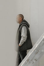 Load image into Gallery viewer, Preorder Men’s Everest Vest (anthracite)
