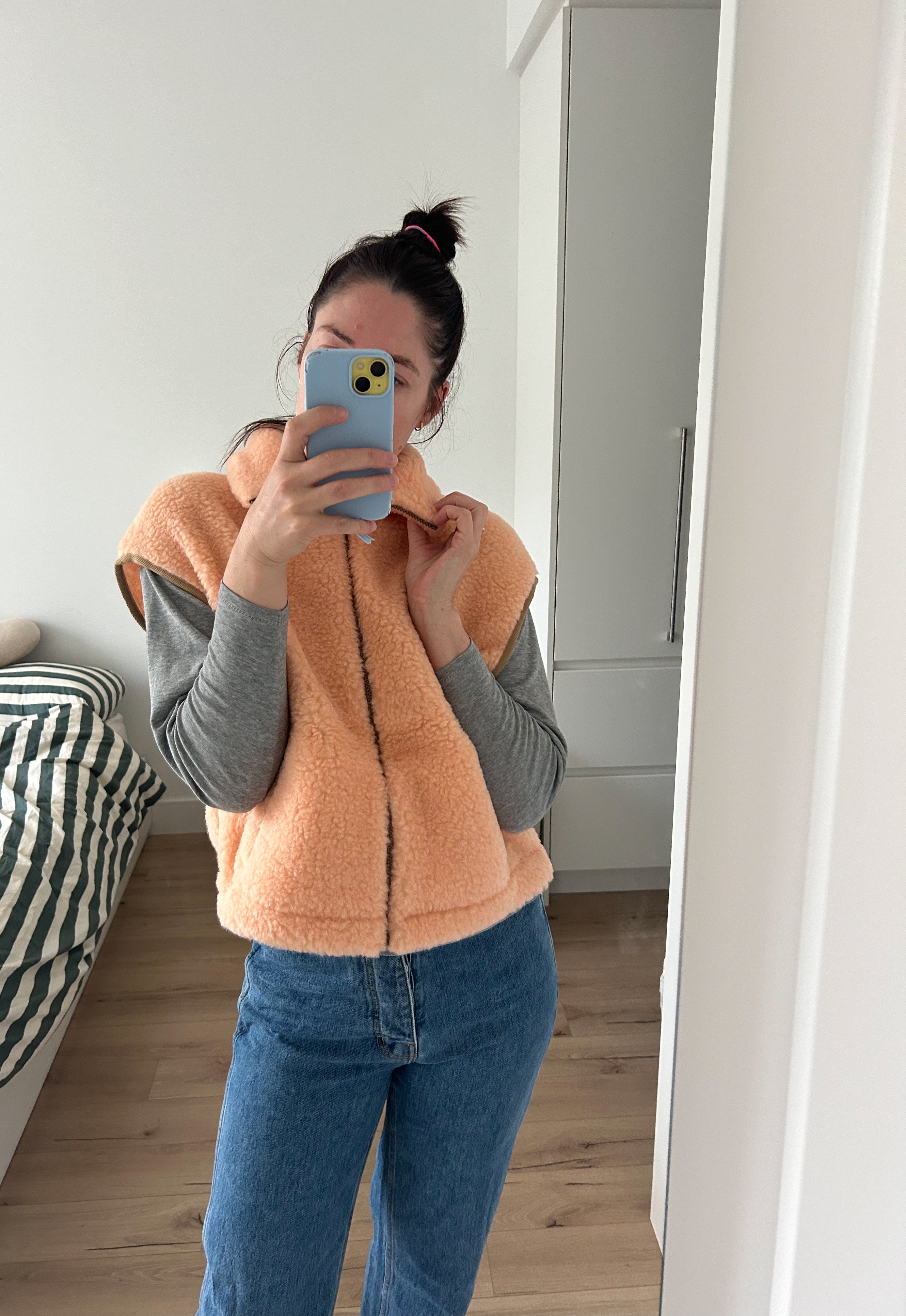 Preorder Isla bodywarmer (apricot)