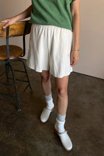Load image into Gallery viewer, Flared basketball shorts (natural)
