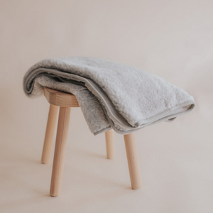 preorder wool blanket (light grey)