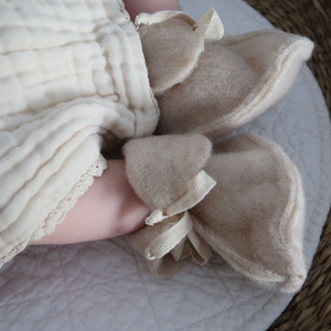 wool baby booties with white drawstring (beige)